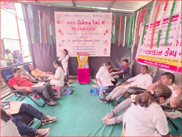 બીલીમોરા સ્વસ્તિક ચેરીટેબલ ટ્રસ્ટે પ્રજાસત્તાક પર્વઍ મેગા રક્તદાન શિબિર યોજી