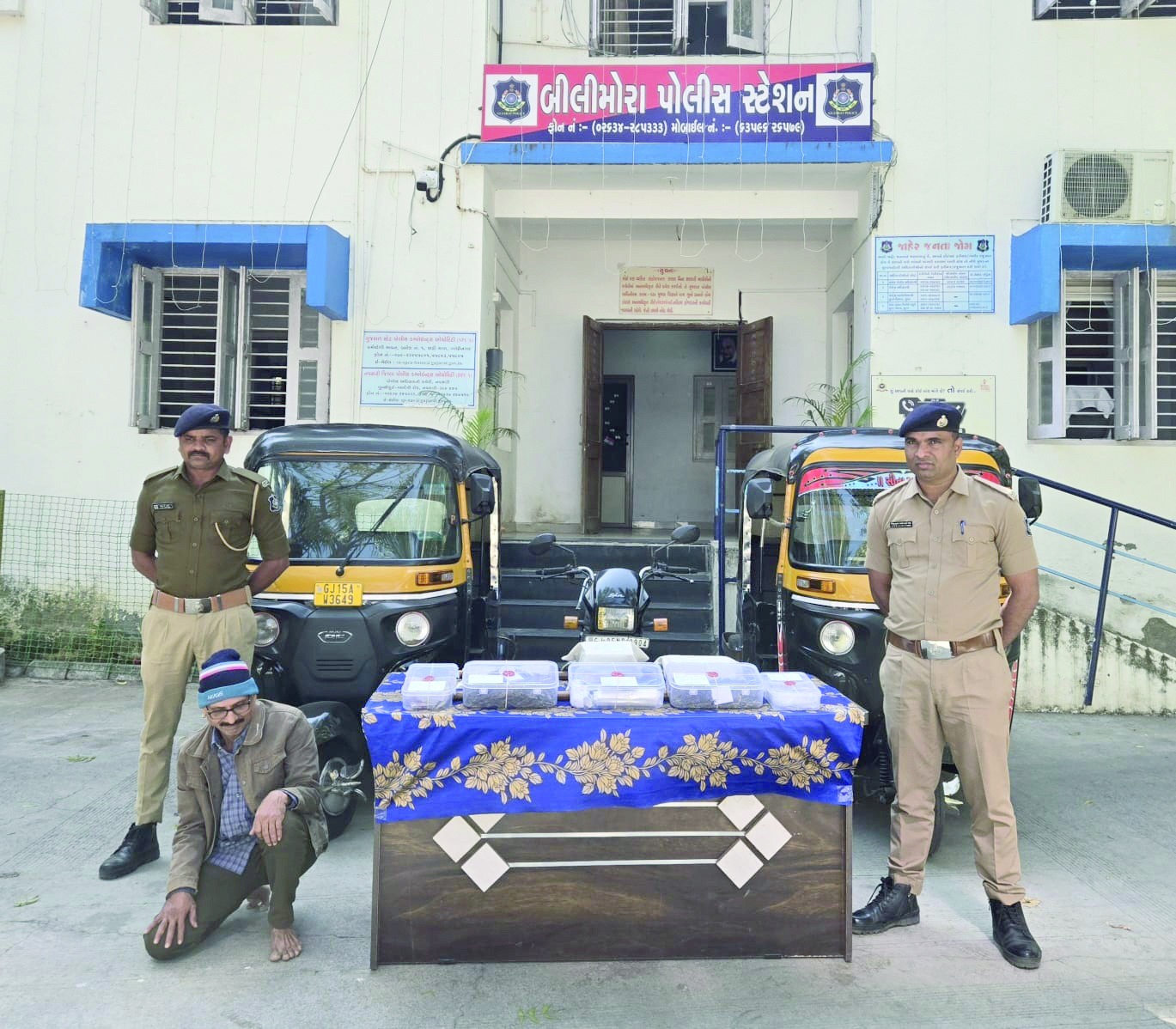 બીલીમોરામાંથી ગાંજા સાથે ઍક ઝડપાયો ઃ ઍક વોન્ટેડ