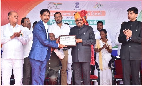 નાનીવહીયાળ હાઈસ્કુલ, વલસાડ જીલ્લાની પ્રથમ શ્રેષ્ઠ શાળા બની