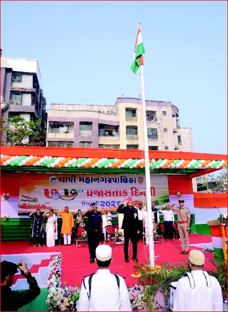 વાપીમાં કમિશ્નર દ્વારા મનપા કક્ષાનો ધ્વજવંદન કાર્યક્રમ યોજાયો