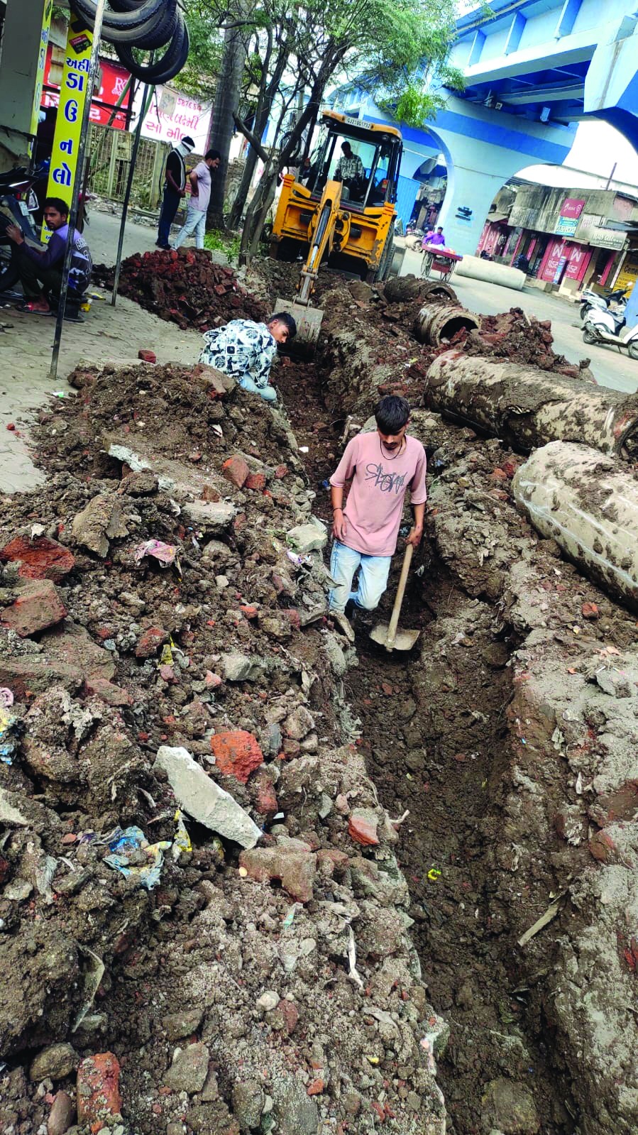 બીલીમોરા પાલિકાઍ માર્કેટમાં અધુરું કામ ઍક જ દિવસમાં પુરું કર્યુ