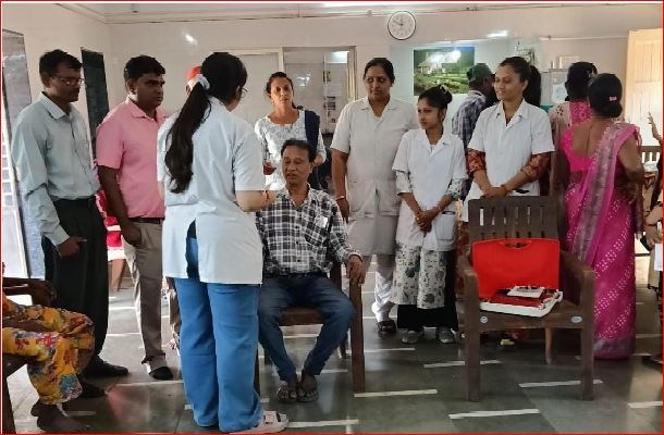 ખેરગામ વૃદ્ધાશ્રમમાં નિઃશુલ્ક નેત્ર નિદાન અને મેડિકલ કેમ્પ યોજાયો