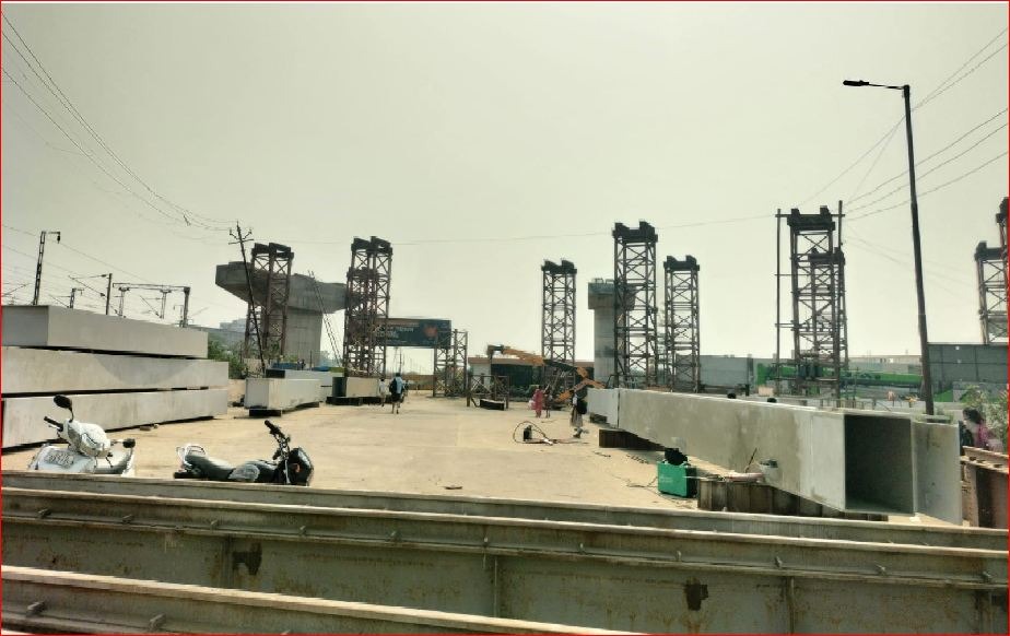 વાપી જે-ટાઈપ રેલ્વે અોવરબ્રીજ બનાવવા માટે કામગીરી અંતિમ તબક્કામાં