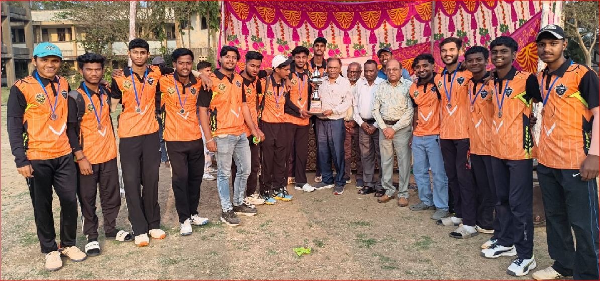 વલસાડની શાહ ઍન.ઍચ. કોમર્સ કોલેજમાં ક્રિકેટ પ્રીમિયર લીગ યોજાઈ