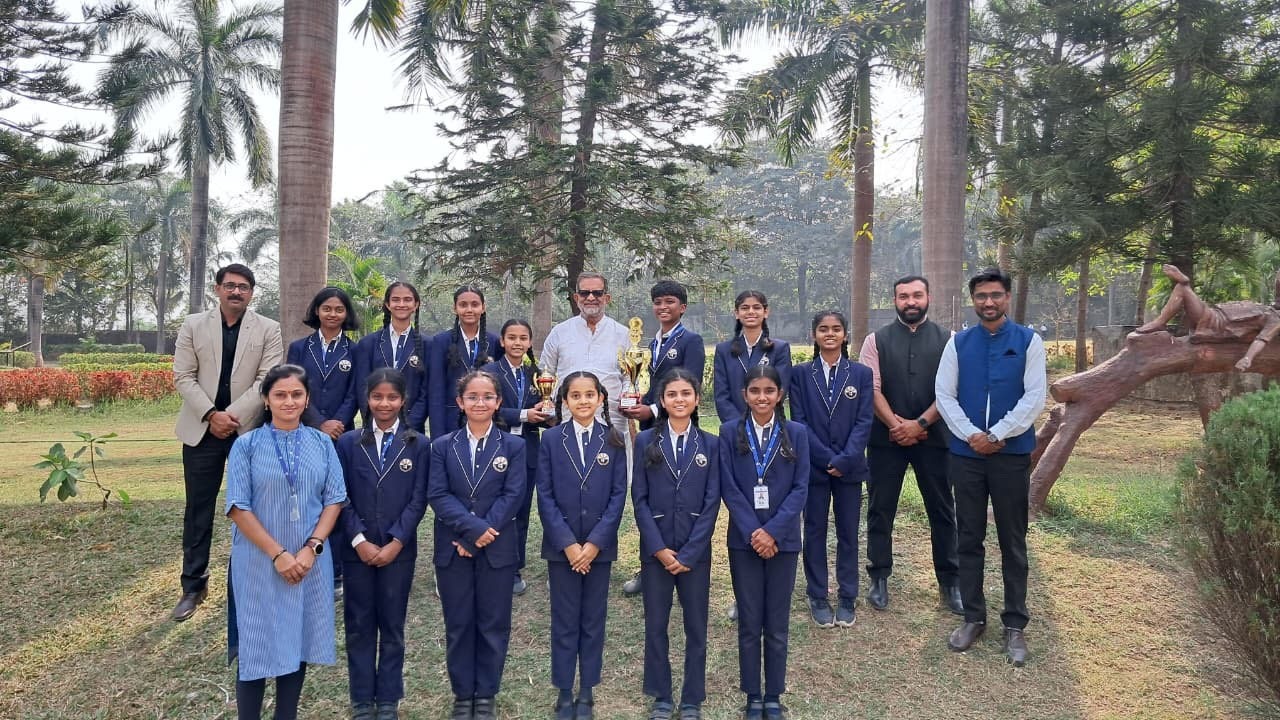 સરીગામની લક્ષ્મી ઈન્ટરનેશનલ શાળાના વિદ્યાર્થીઓ નૃત્ય સ્પર્ધામાં ઝળકયા