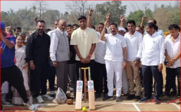 કપરાડાના દિનબારીમાં ક્રિકેટ ટુર્ના.નો શુભારંભ