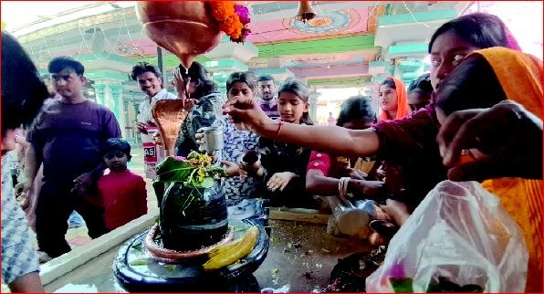 દાનહના શિવાલયોમાં મધરાતથી જ ભક્તોની ભીડ જામી