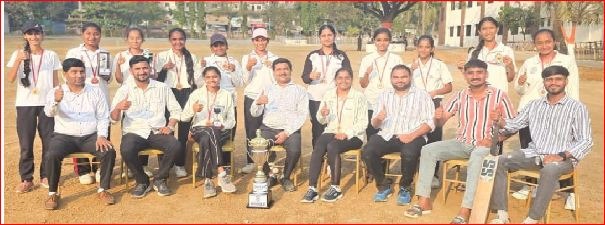 પારડીની ઍન. કે. દેસાઈ કોલેજમાં ઈન્ટર ગર્લ્સ ક્રિકેટ ટુર્ના. યોજાઈ