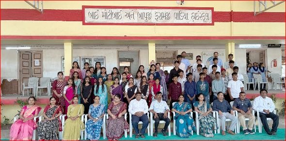 ફણસાની હાઈ.માં બોર્ડના વિદ્યાર્થીઅોને માર્ગદર્શન અપાયું