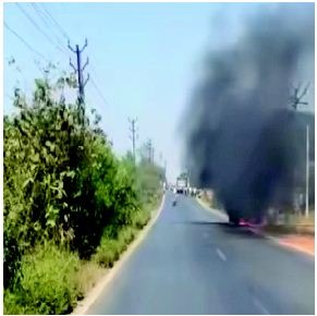 રાતા-કરવડ રોડ પર ચાલતી અલ્ટો ભડકે બળી