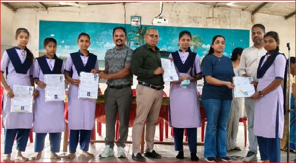 નાનાપોંઢામાં ૧૧૮૮ વિદ્યાર્થીઓને અભ્યાસ કીટ વિતરણ કરાયું