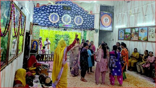 પારડીની વૈષ્ણવ હવેલીમાં ડોલ ઉત્સવ ઉજવાયો