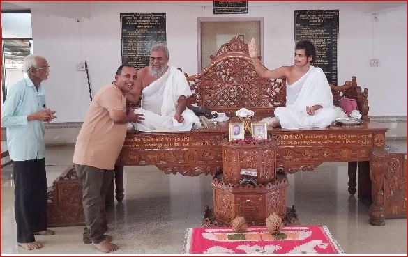 સરીગામ જૈન સંઘ દ્વારા અક્ષત વધામણા કરાયા 