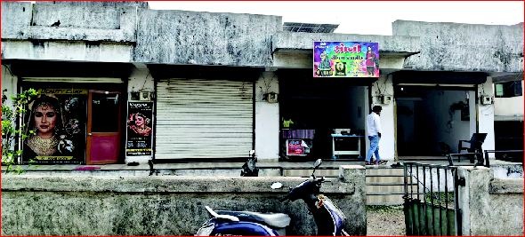 અબ્રામાની સોસાયટીમાં ગેરકાયદે દુકાનો સામે જીલ્લા મેજીસ્ટ્રેટને ફરિયાદ