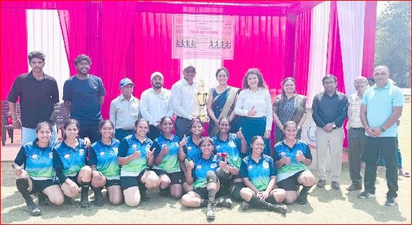 વાપીની કેબીઍસ કોલેજમાં રસ્સા ખેંચ સ્પર્ધા યોજાઈ