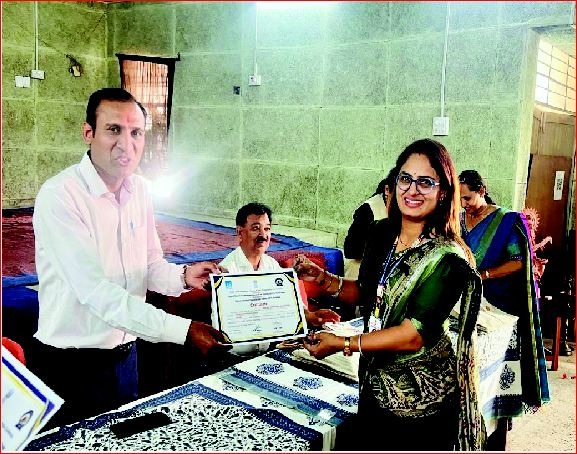 બામટી પ્રા. શાળાની શિક્ષિકાનું સંશોધનપત્ર રાજયકક્ષાઍ રજુ થયું