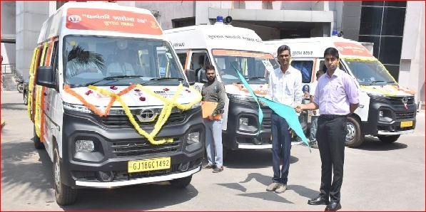 વલસાડમાં બે ધન્વંતરી રથ અને ૧ શ્રમયોગી આરોગ્ય રથનું લોકાર્પણ કરાયું