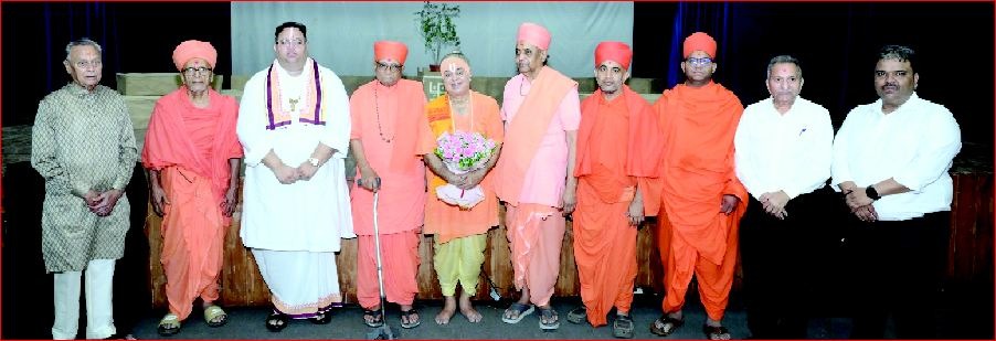 પારડીમાં શ્રી વલ્લભઆશ્રમના પ.પૂ. સ્વામી હરિપ્રસાદદાસજીનો જન્મદિવસ ઉજવાયો