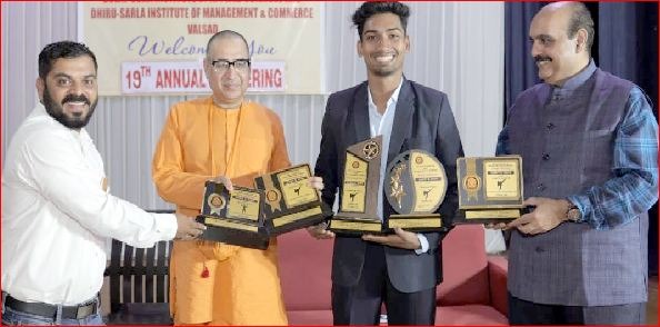 વલસાડ દોલત ઉષા ઇન્સ્ટિટ્યૂટનો  વાર્ષિક તથા પારિતોષિક વિતરણ સમારંભ યોજાયો