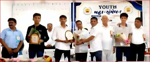 ધોડીપાડામાં કોળી પટેલ સમાજનું ભવ્ય યુવા સંમેલન યોજાયું