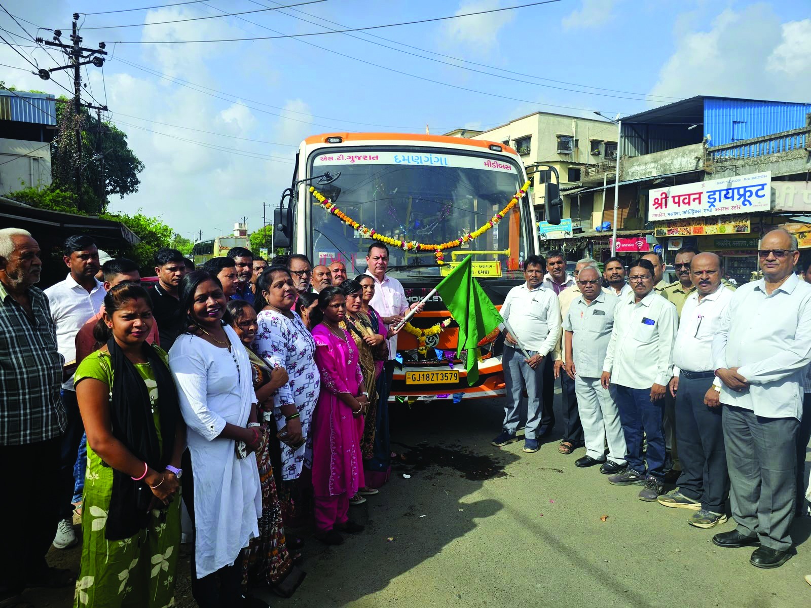 સરીગામમાં બે નવી ઍસટી બસ સેવાઓનો પ્રારંભ