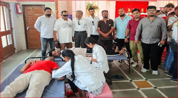વલસાડ મુસ્લિમ સમાજ દ્વારા રકતદાન કેમ્પમાં ૩૦૪ રકત યુનિટ ઍકત્ર કરાયું