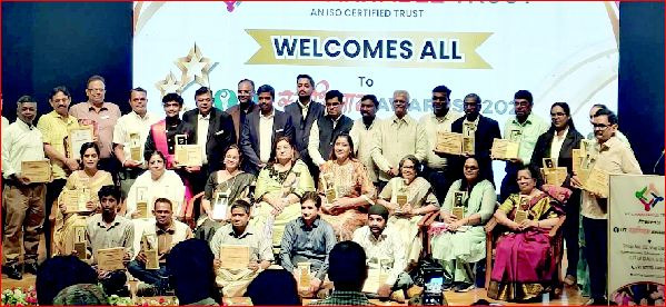 વાપીના ૯ વ્યક્તિને ‘યુટી સ્વભિમાન ઍવોર્ડ’થી સન્માનિત કરાયા