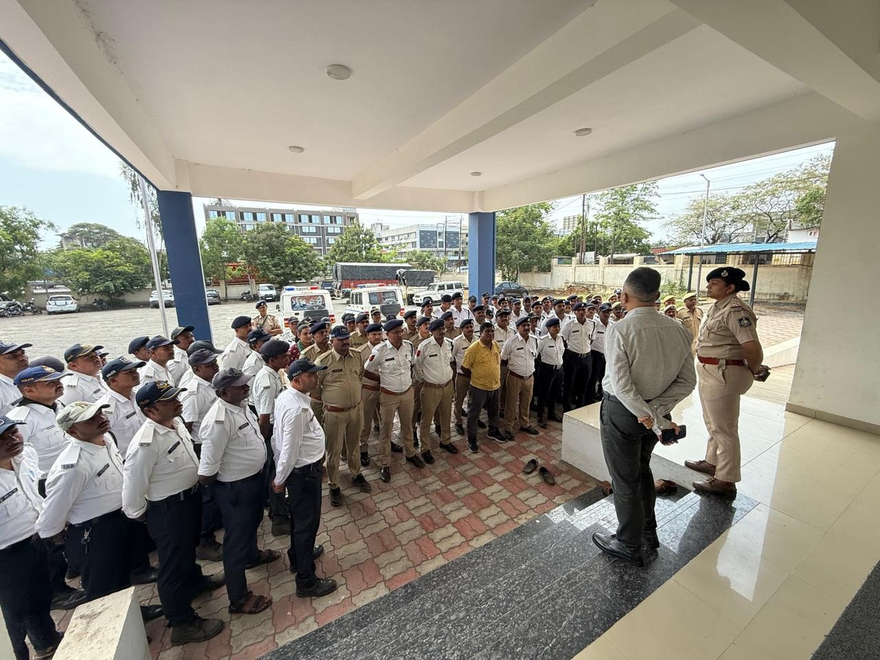 વાપીમાં ડીવાયઍસપીની ટ્રાફિક નિયમોના કડક અમલ માટે સૂચના