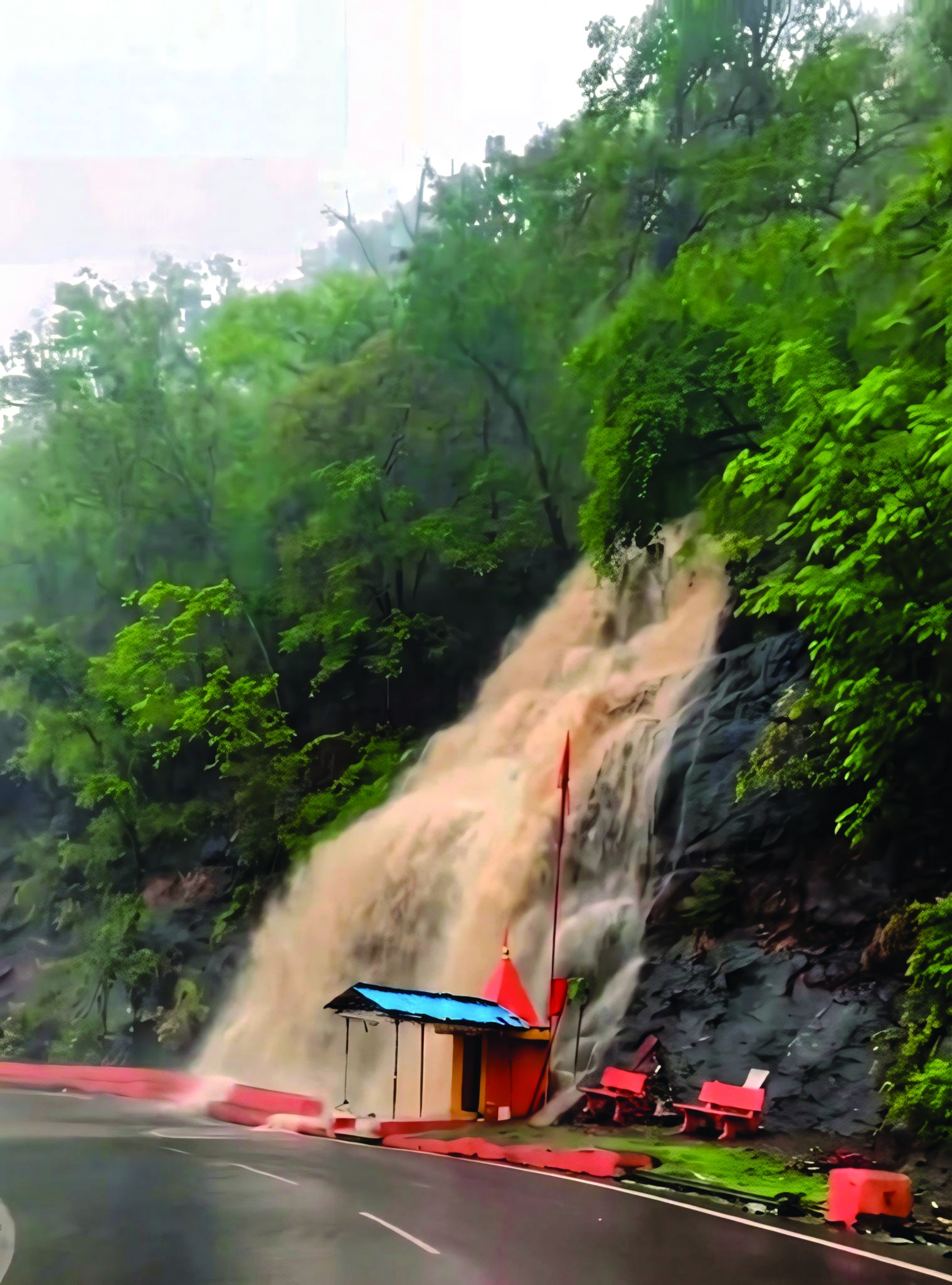 આહવાના ‘શિવ ઘાટ’ પર ધોધનો નજારો