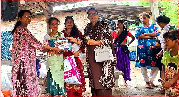 નારગોલમાં પુર અસરગ્રસ્ત પરિવારોને રાહત સામગ્રીનું વિતરણ કરાયું