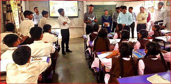 ધરમપુર ઍકલવ્ય સ્કુલમાં જિલ્લા સ્તરની મેનેજમેન્ટ કમિટીની બેઠક મળી