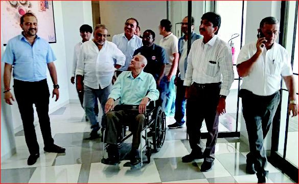 પદ્મભૂષણ શ્રી રજ્જુભાઈઍ વીઆઈઍ ઓડિટોરિયમની મુલાકાત લીધી