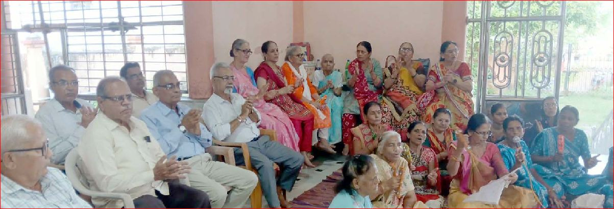પારડીના વેજનાથ મહાદેવ મંદિરમાં વરિષ્ઠ નાગરિકો દ્વારા ભજન કાર્યક્રમ યોજાયો