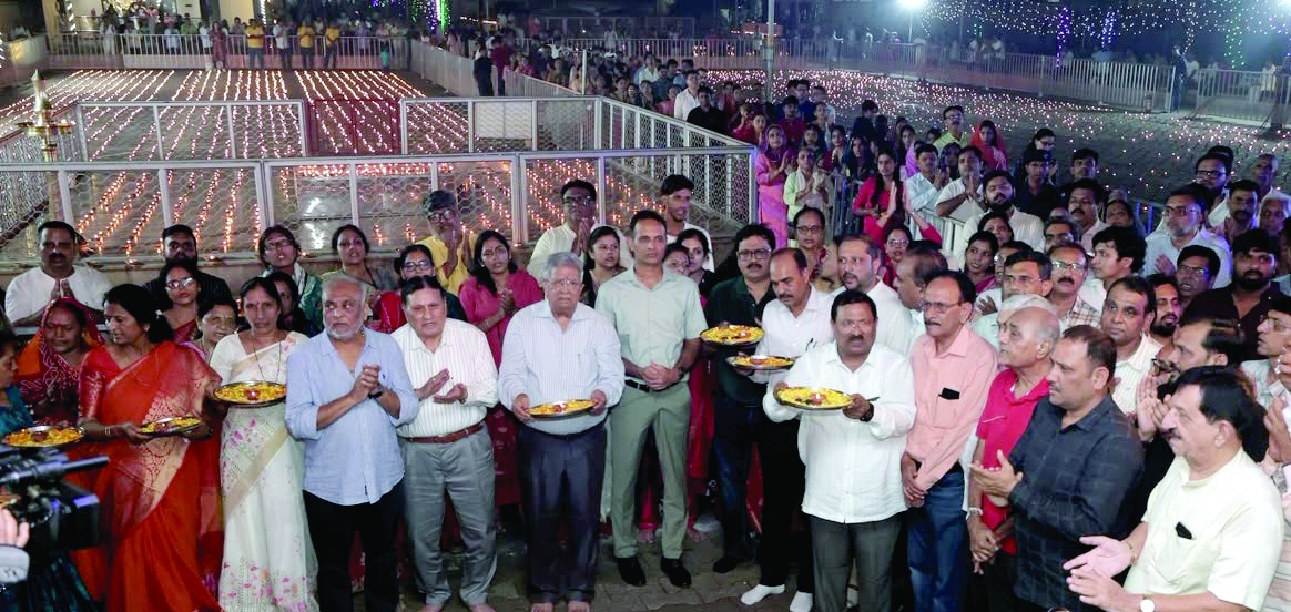 વાપીમાં ૧૫ હજાર દિપ પ્રગટાવાયા
