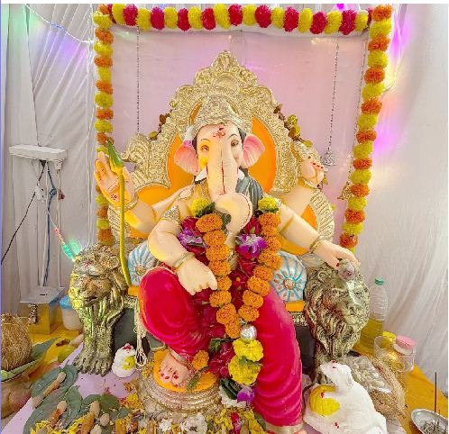 દમણની જિનેસિસ સોસાયટીમાં ગણેશ સ્થાપના