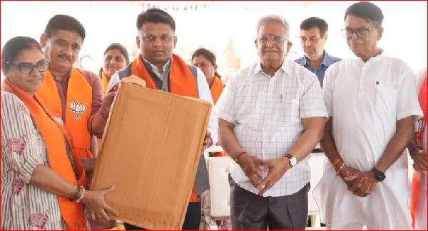 રોલામાં મહિલા રકતદાન કેમ્પ યોજાયો