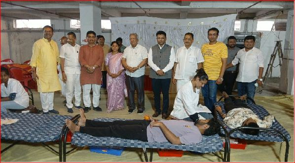 પારડીમાં યજ્ઞ અને રકતદાન શિબિર યોજાઈ