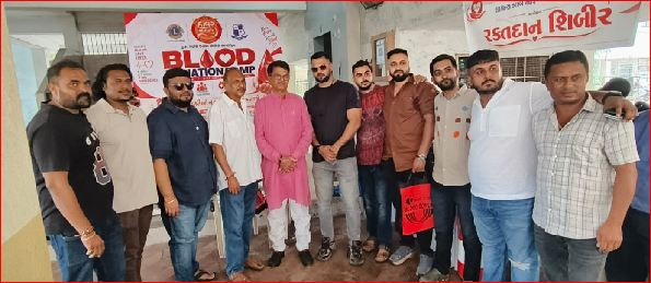વલસાડની રક્તદાન શિબિરમાં ૮૩ યુનિટ રકત ઍકત્ર કરાયું