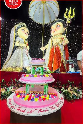 વલસાડના ‘ડાંગ દરબાર’ ગણેશોત્સવમાં શિવ-પાર્વતી સ્વરૂપની મૂર્તિ આકર્ષણનું કેન્દ્ર