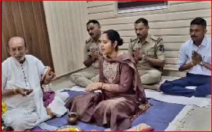 ઉમરગામ પોલીસ સ્ટેશનમાં દશેરા પર્વે શસ્ત્રની પૂજા કરાઈ