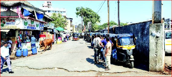 વાપી સ્ટેશન રોડ પહોળો કરવાની જરૂર