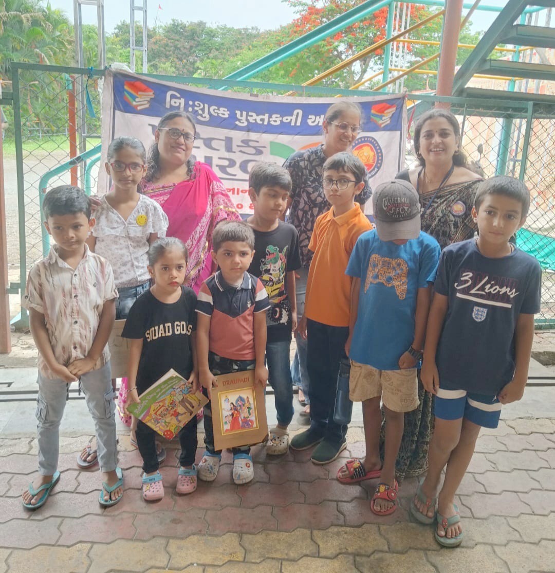 પારડીમાં પુસ્તક પરબ કાર્યક્રમ યોજાયો