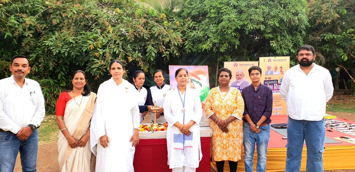 વલસાડમાં યોગ સમરકેમ્પના બાળકોને સર્ટિફિકેટ વિતરણ કરાયા